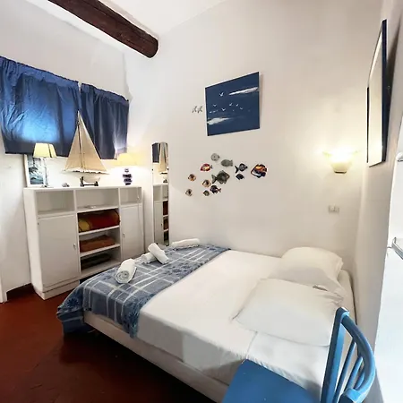 Riviera: Old Town Getaway, Steps From Apartment 3*