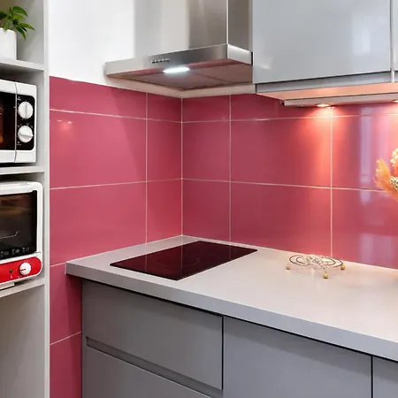 Cozy Studio, 2-min Walk To And Promenade Apartment