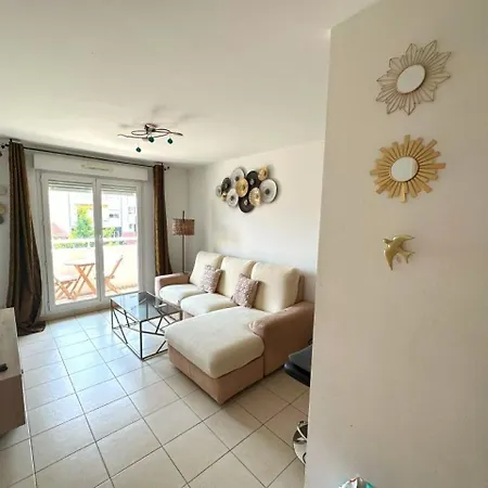 Cosy T2 1-min Walk To Promenade Des & Beach, Sea View Apartment Nice