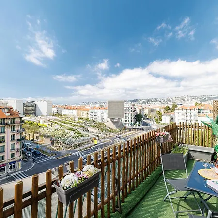 Open Sky Terrace Lage 1 Bdr & Parking * Nice