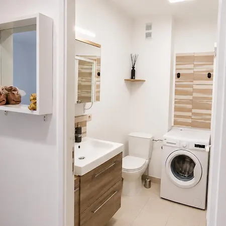 Apartment Cozy Studio, 2-min Walk To And Promenade