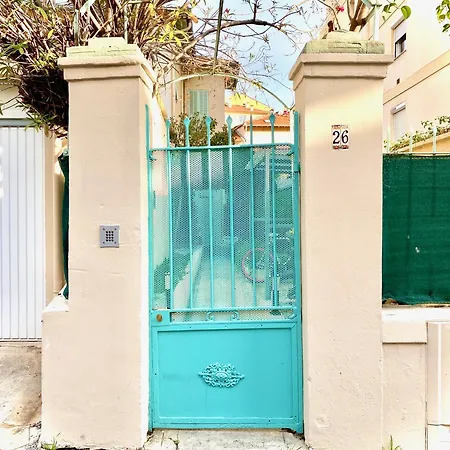 Apartment Coastal Gem - Private Parking & Air Conditioning *