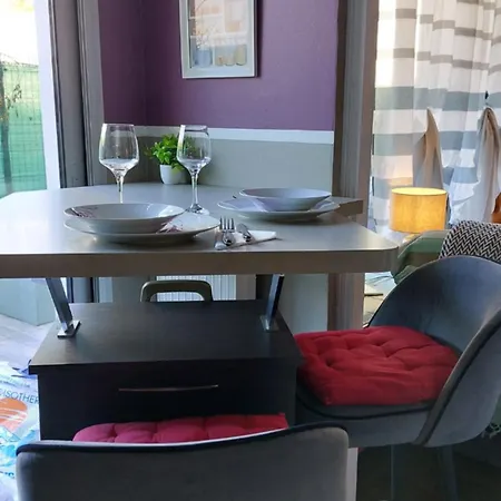 Cosy F1 Avec Grande Terrasse à 2 Pas Du Tramway *