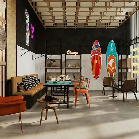Moxy Hotel 3*