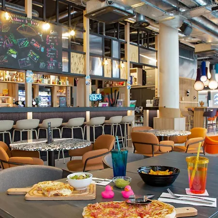 Hotel Moxy 3*