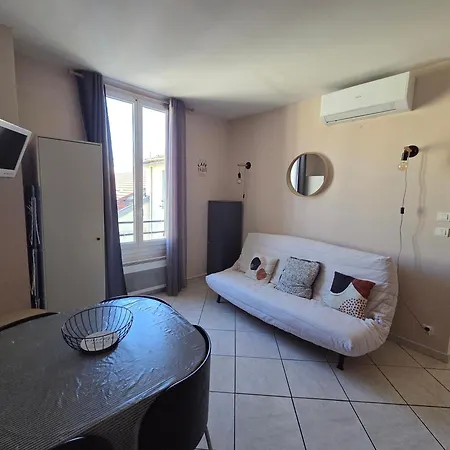 Le - Place Massena Apartment *