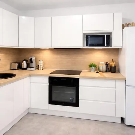 Apartment Center Nice, 10min Beach, Parking, Terrace, Direct Tram *