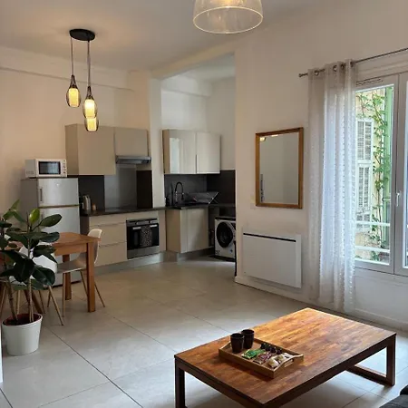 2 Pièces Appartement *