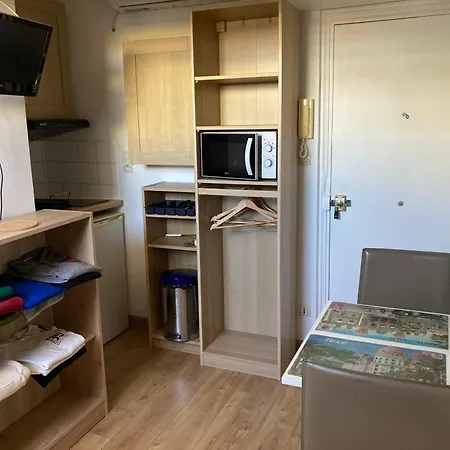 Apartment Mansarde Plein Centre Et A 5 Mn Des Plages