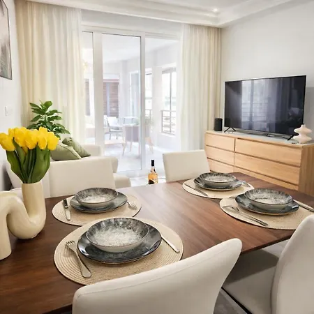 Center Nice, 10min Beach, Parking, Terrace, Direct Tram Apartment