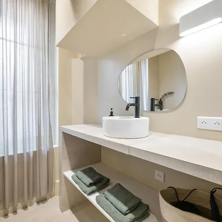 Le George Apartment