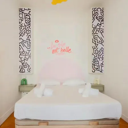 Apartment Bright Pop-art Center Near