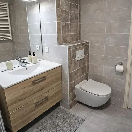 Center Nice, 10min Beach, Parking, Terrace, Direct Tram * Nice