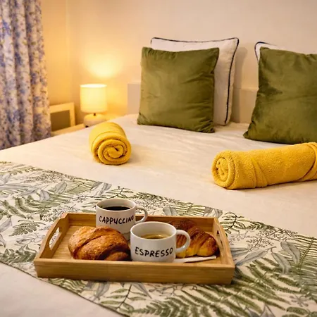 Center Nice, 10min Beach, Parking, Terrace, Direct Tram Apartment *