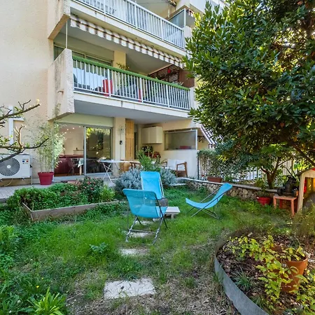 Spacieux En Rez De Jardin Apartment