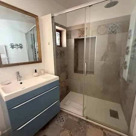 Coeur Vieux Joli Traversant Apartment