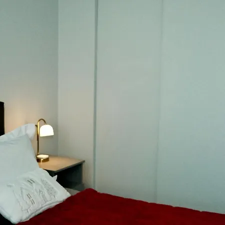 2 Pièces Avec Terrasse En Résidence Privée * Nice