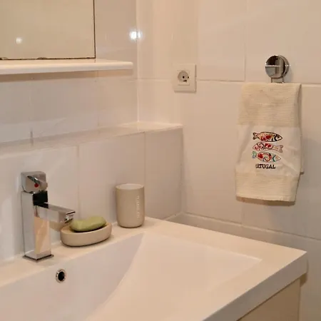 2 Pièces Avec Terrasse En Résidence Privée Appartement *