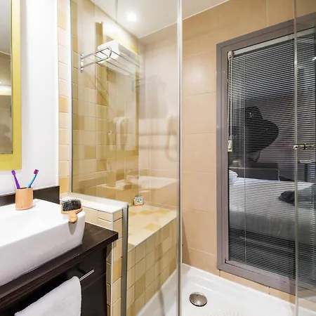 Hotel Ibis Styles Centre Port 3*