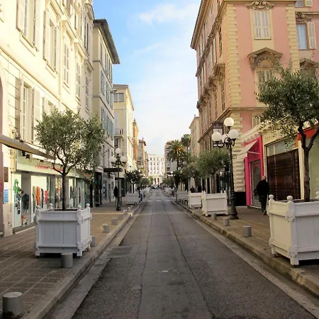 Carré D'or - Centre *