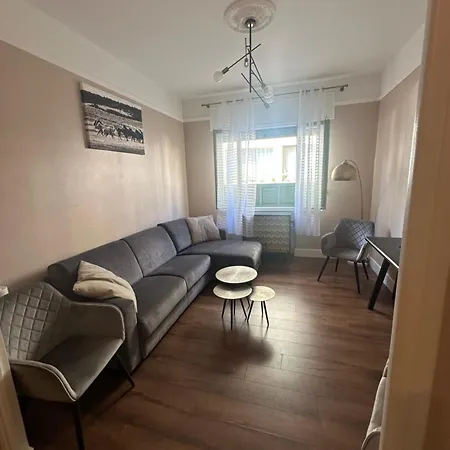 Apartment A Proximite De La *