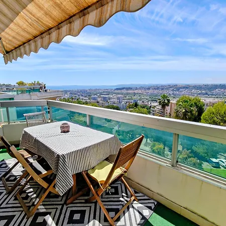 2 Bedroom Flat With Terrasse & Car-park Ouest Apartment *