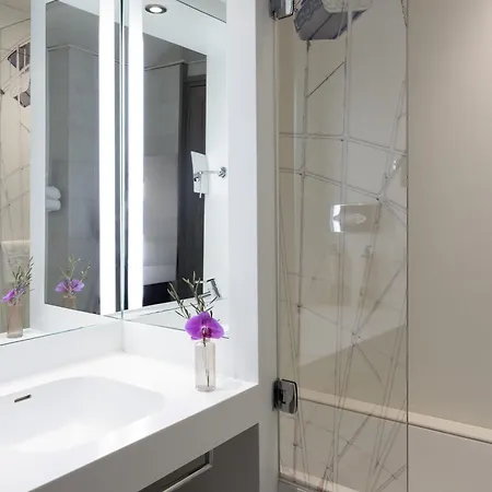 Mercure Centre Grimaldi Hotel 4*
