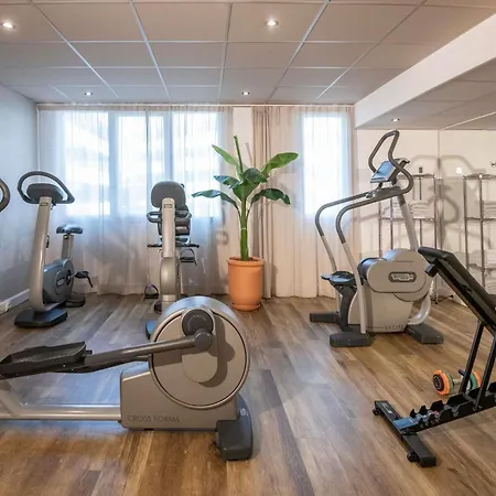 Hotel Novotel Airport 4*