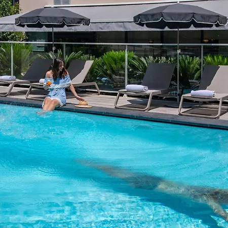 Novotel Airport 4*
