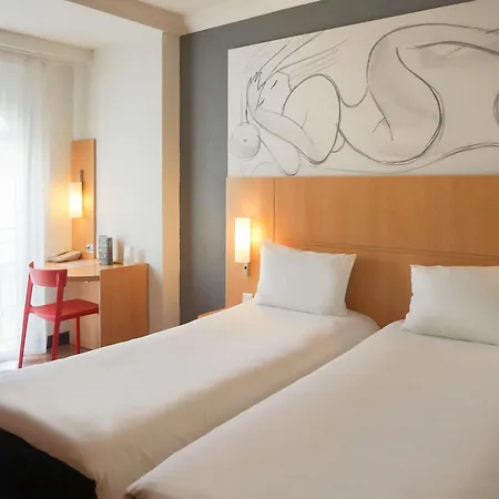 Ibis Centre Notre Dame Hotel 3*