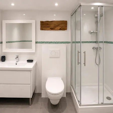 Carre D'or - Centre Apartment *
