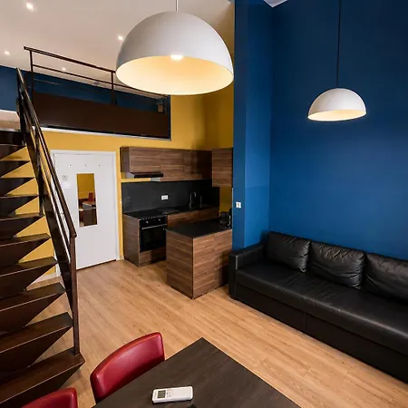 Carre D'or - Centre Apartment