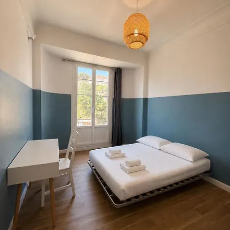 Charming 3 Bedrooms Seaside 2 Bedrooms Available Before 20 Apartment