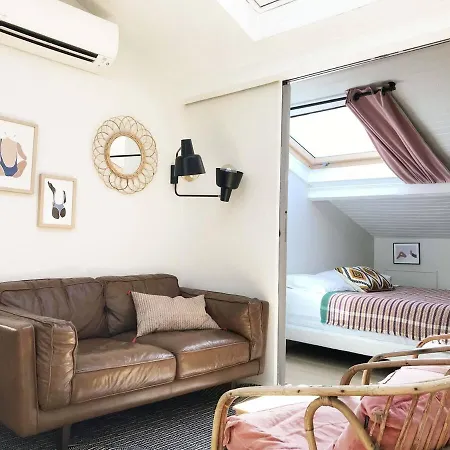 La Mansarde Du Port Familly Guest house