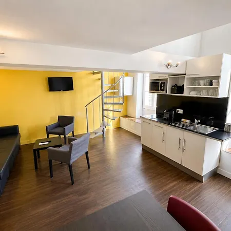 Carre D'or - Centre Apartment
