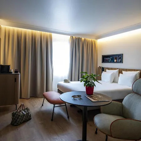 Novotel Arenas Aeroport Hotel 4*