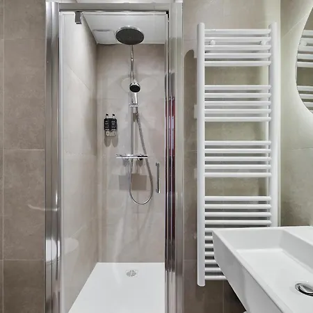 Excelsior Centre Hotel 4*