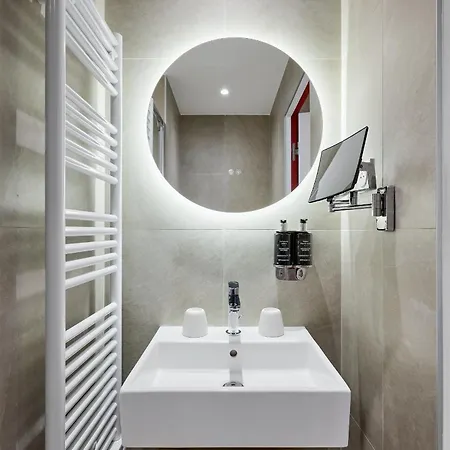 Hotel Excelsior Centre By Happyculture 4*