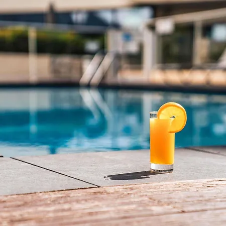 Ibis Styles Aeroport Arenas Hotel 3*