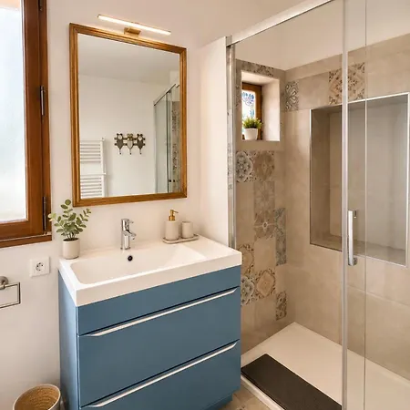 Coeur Vieux Joli Traversant Apartment *