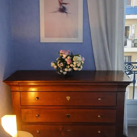 Quiet Floor 2 Bedroom Flat Near Port With Lift Balcony Ac And Fast Wifi Appartement