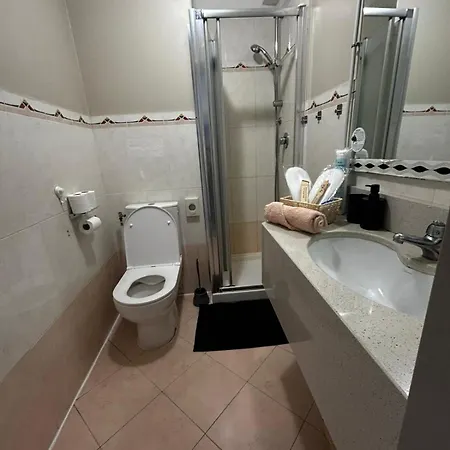 Lovely Air Conditonned Center *