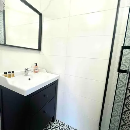 Apartment 2 Pieces Au Port De - Calme, Confort Et Proximite