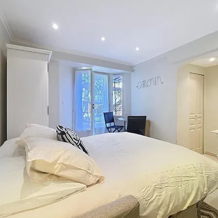 Cosy Avec Jardin Privatif - Carabacel, Apartment