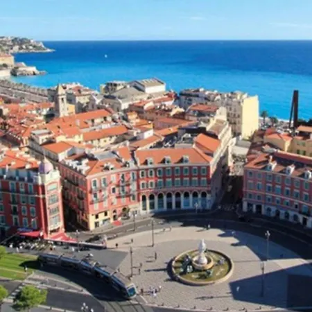 Appartement 1 Chambre Au Coeur Du Carre D Or Place Massena A Nice Proche Des Plages Apartment *