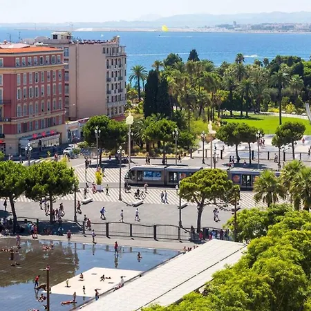 Appartement 1 Chambre Au Coeur Du Carre D Or Place Massena A Nice Proche Des Plages Apartment Nice