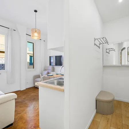 3 Pièces En Plein Centre-ville Appartement *