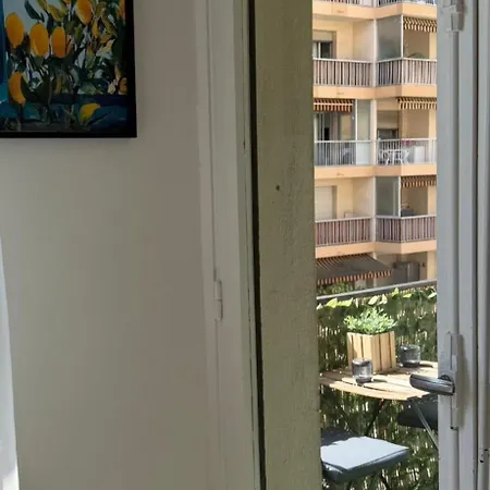 Lumineux Avec Balcon à Appartement Nice