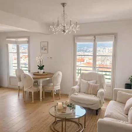 Beautiful View Walking Distance From The Center Apartment Nice