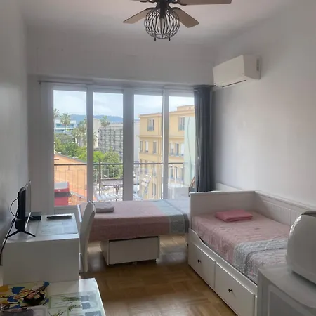 Mirela's Private With Key, Ac, Lift & Balcony In The Center Of On The Cote D'azur Nice
